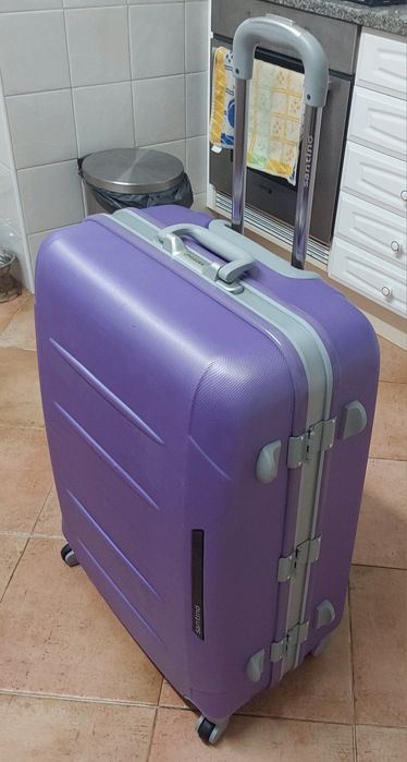 MALA DE VIAGEM PORÃO 23KG.Viajar,Casa,Arrumação,Mudanças,Quarto,Sala.