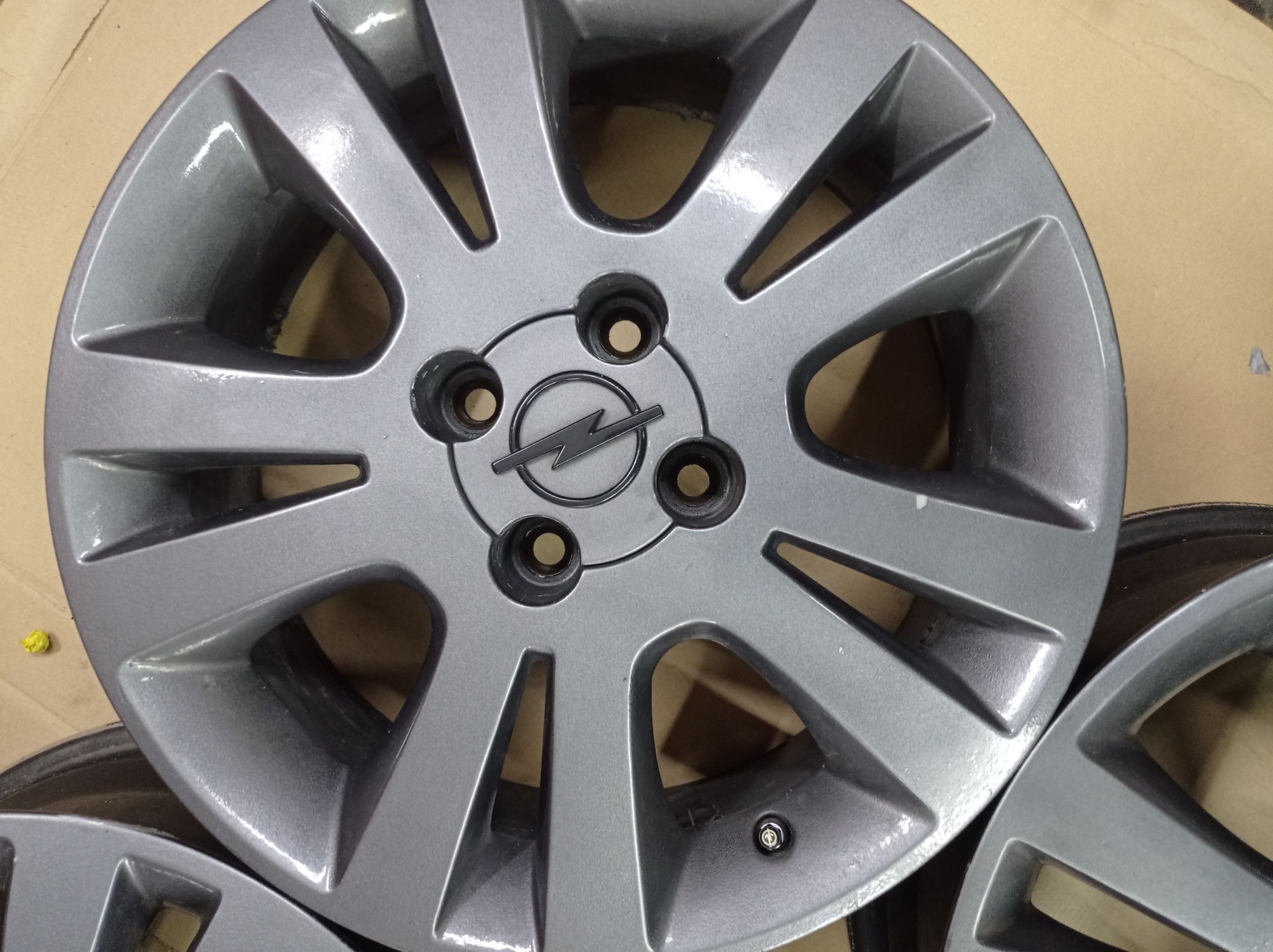 Alufelgi Felgi Aluminiowe r16 4x100 Opel