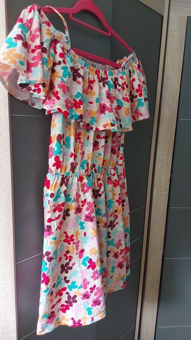 Sukienka hiszpanka Mohito