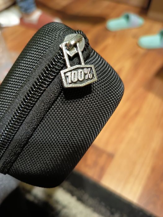 Okulary sportowe 100% + 3 szyby, etui, woreczek