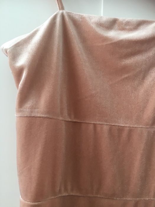 Aksamitna sukienka 38 / 40 przyjemna w dotyku Fashion Union z Anglii