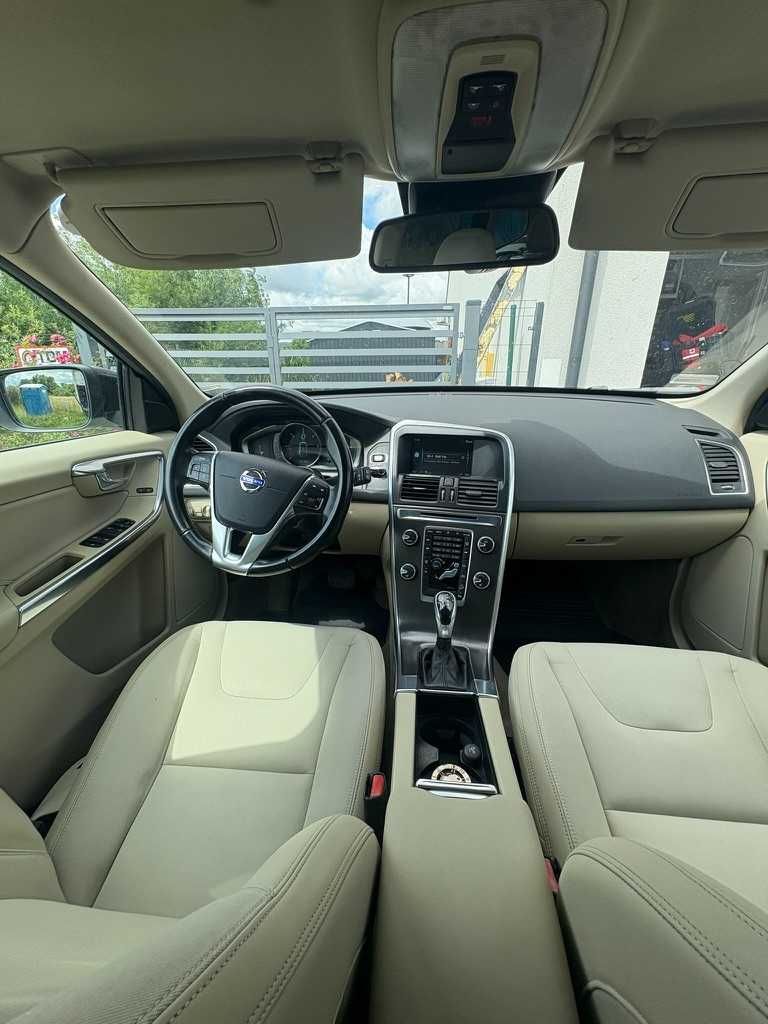 Volvo XC60 2.4 D4 Momentum AWD Automat Polestar 215 KM Salon PL hak