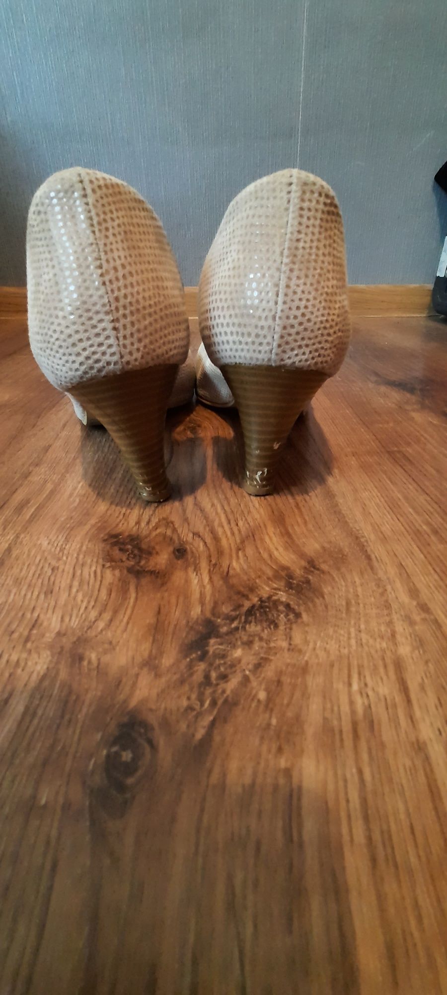 La Strada czółenka r.40 eleganckie