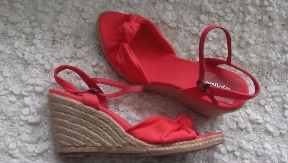 Buty sandałki 39 espadryle sandały nowe czerwone Monsoon lato koturna