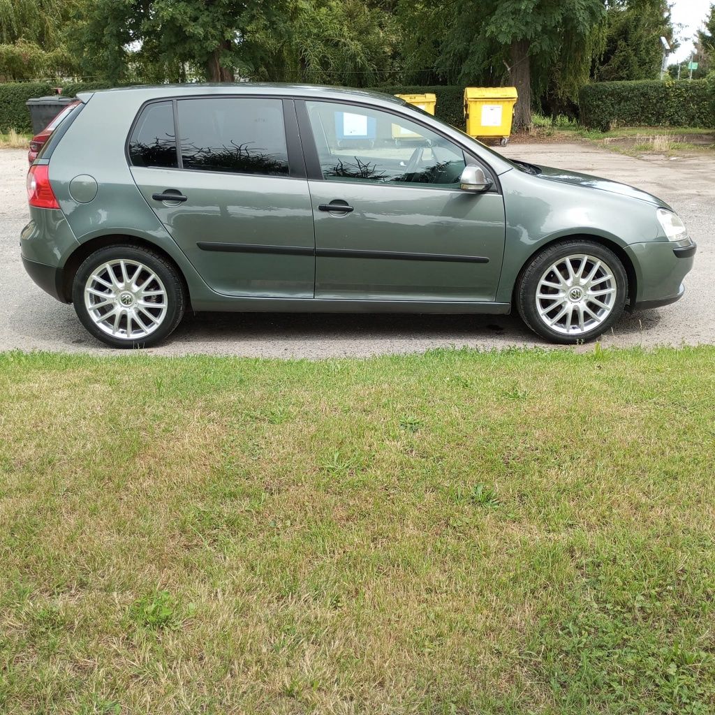 Vw Golf 5  1.9tdi 105km