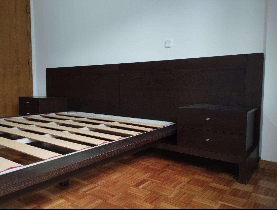 Cama madeira 200x160 (com estrado e cabeceiras) 
Cama Madeira 200x1
