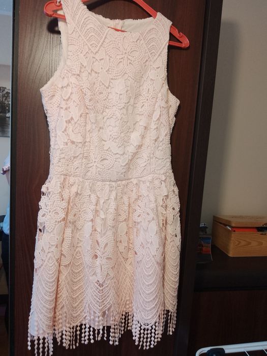 Sukienka koktajlowa pudrowa