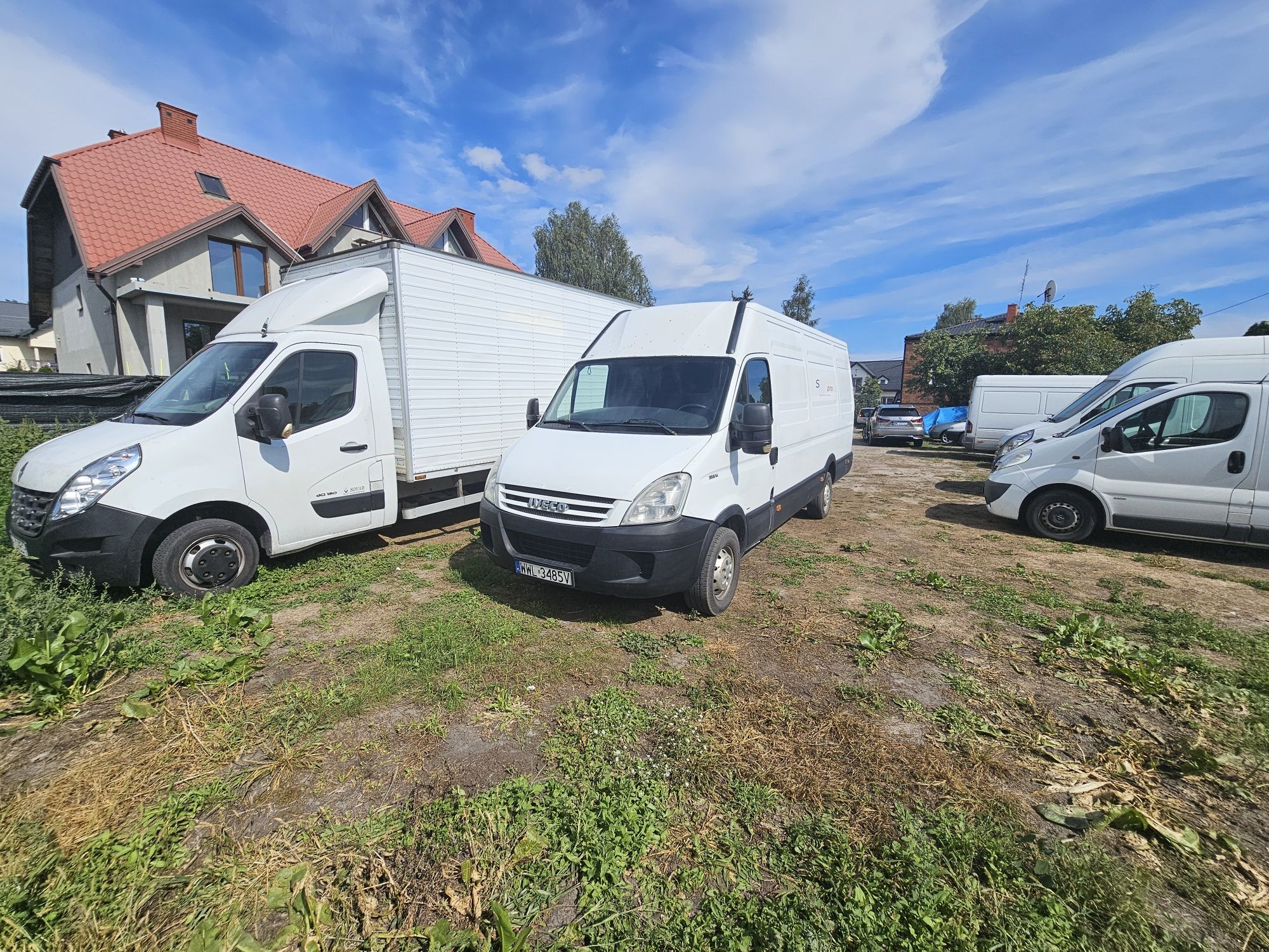 Wynajem busów wypożyczalnia auta dostawcze z windą autolaweta