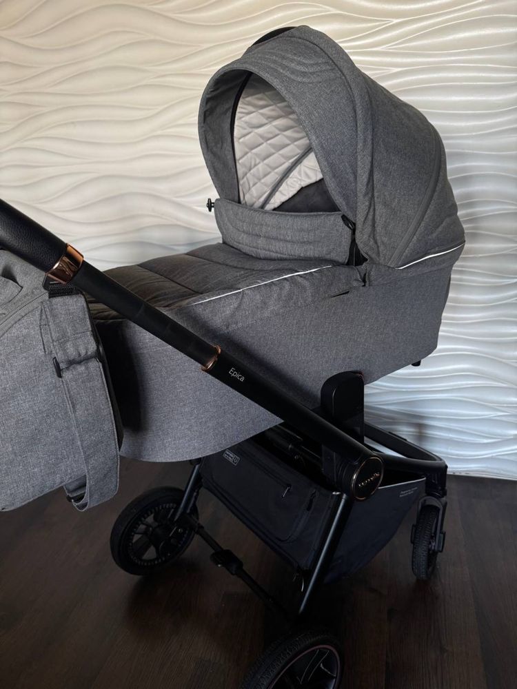 Коляска-книжка Carrello Epica
