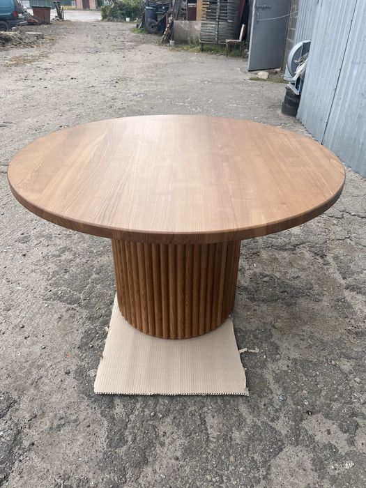 Столи круглі з дерева від виробника
