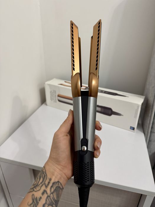 Dyson airstrate (фен , вирівнювач)