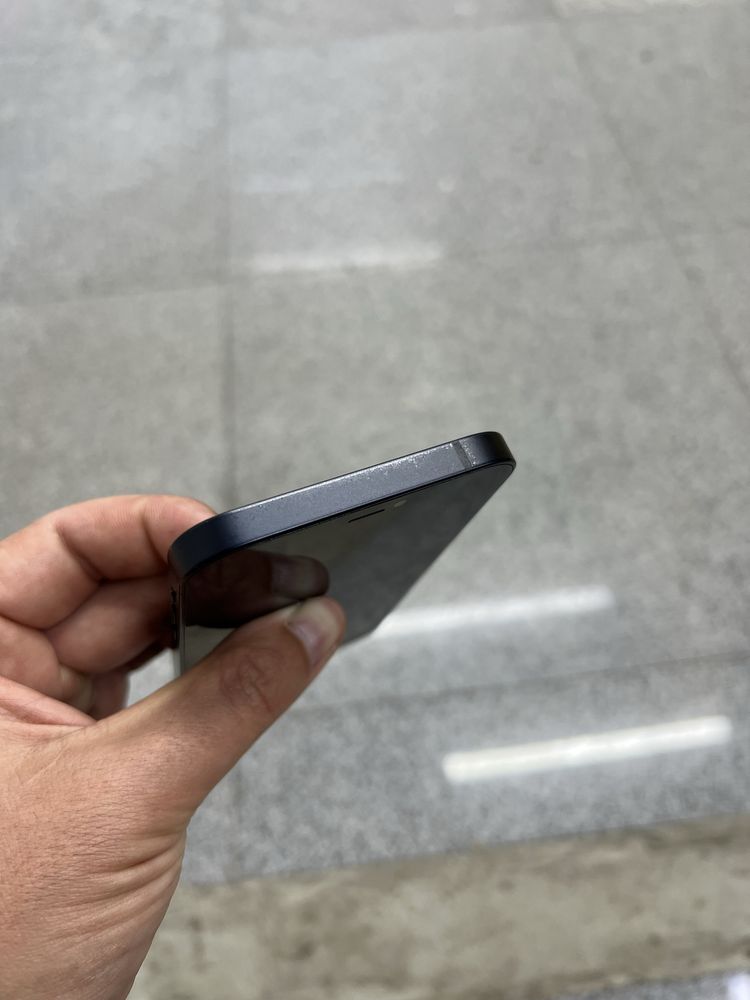 Продам Iphone 12 64g
