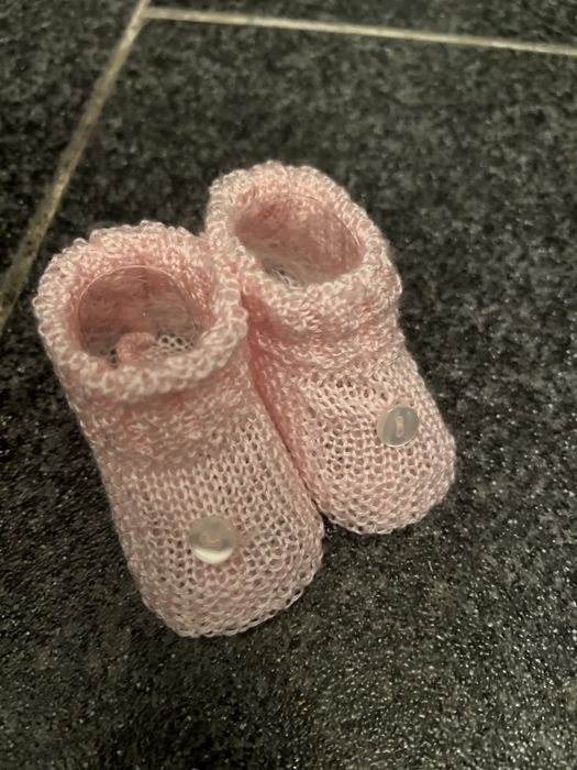 Lote IMBATÍVEL XL: 32 pares Botas/Sapatinhos de bebé ((0-6 meses) -