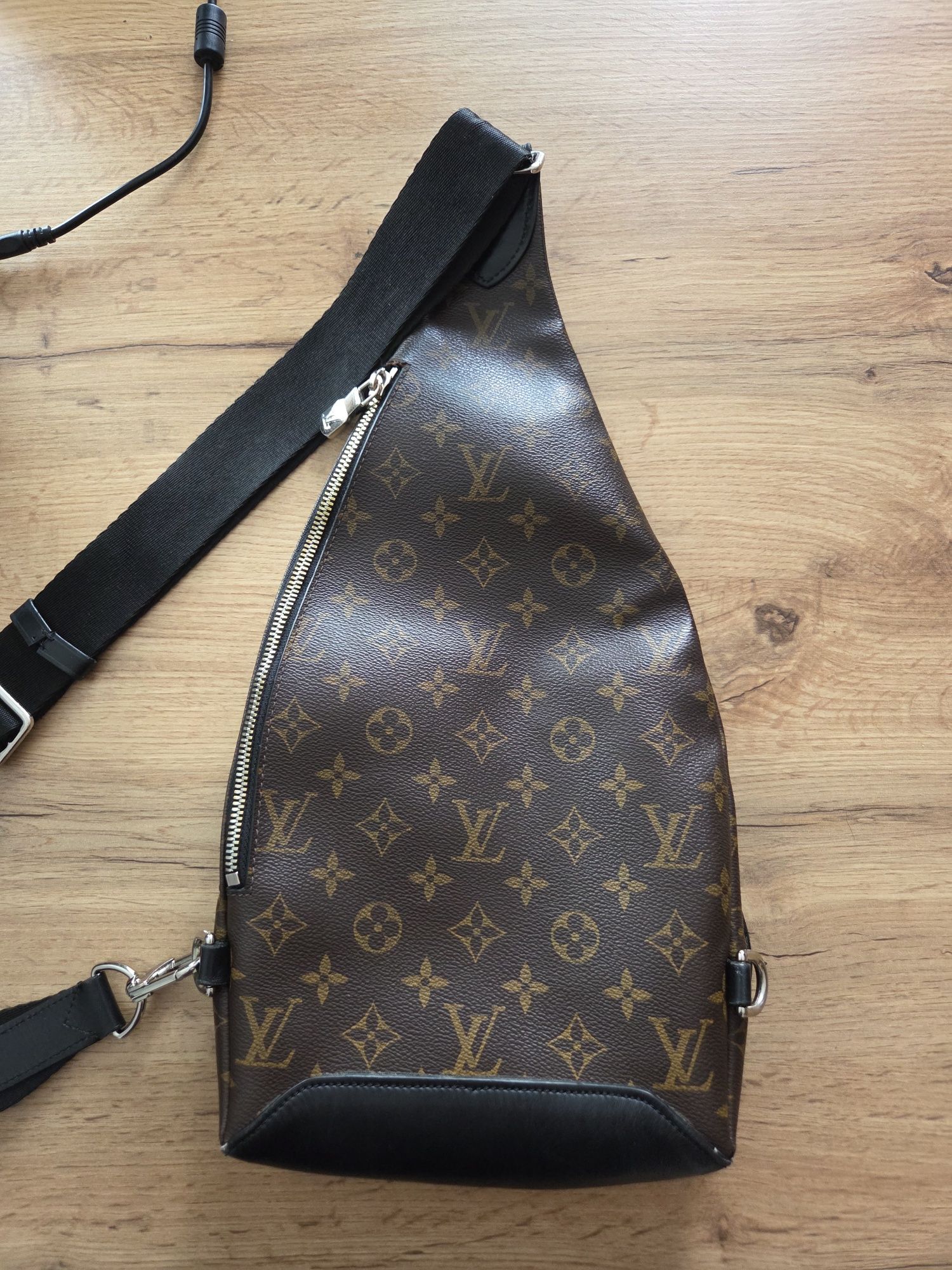 Elegancka nerka / saszetka unisex – klasyczny wzór, wysoka jakość