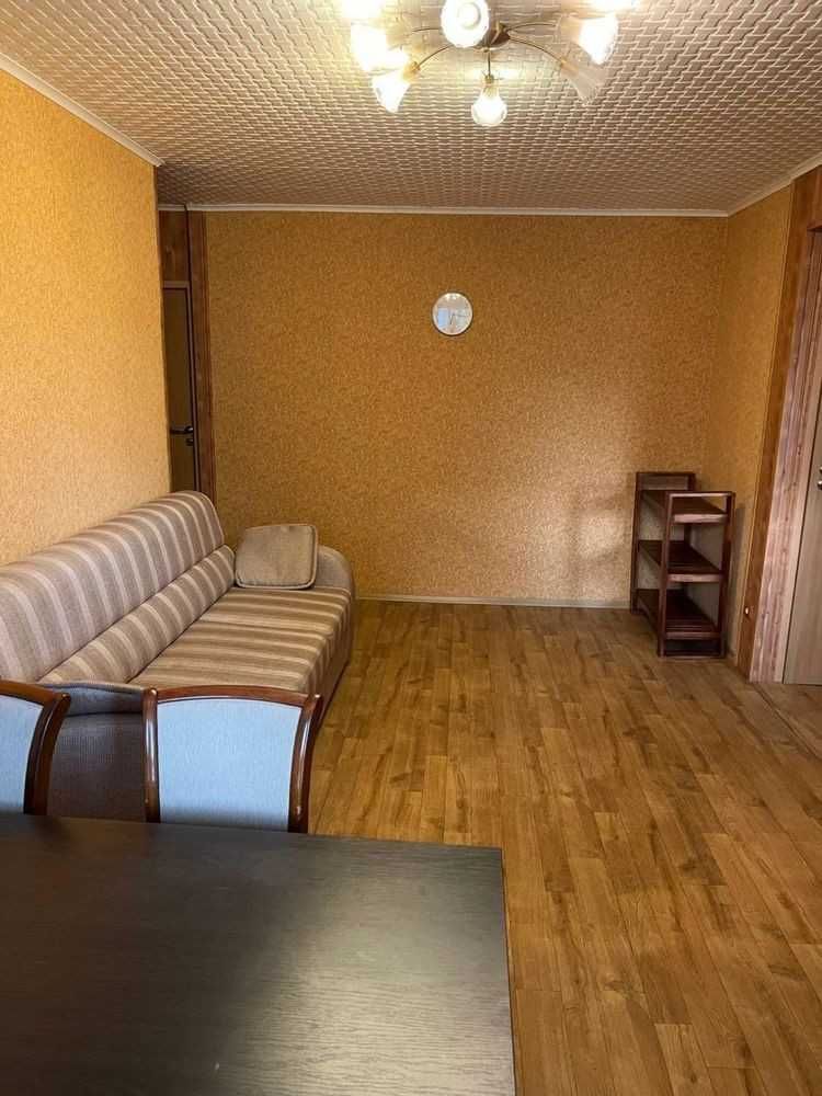 3 кімнатна квартира, середній поверх, капітальний ремонт!