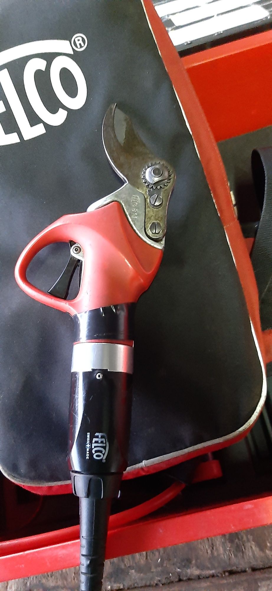 Tesoura felco 811