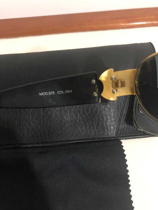 Óculos de Sol Original Versace modelo Vintagem S72 Preto com Ouro