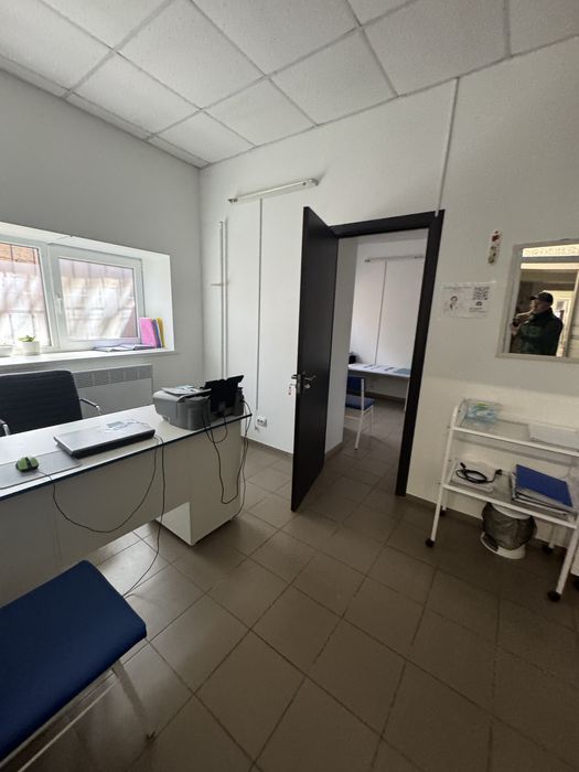 Оренда Медичний заклад Площа 250 кв.м 12 кабінетів