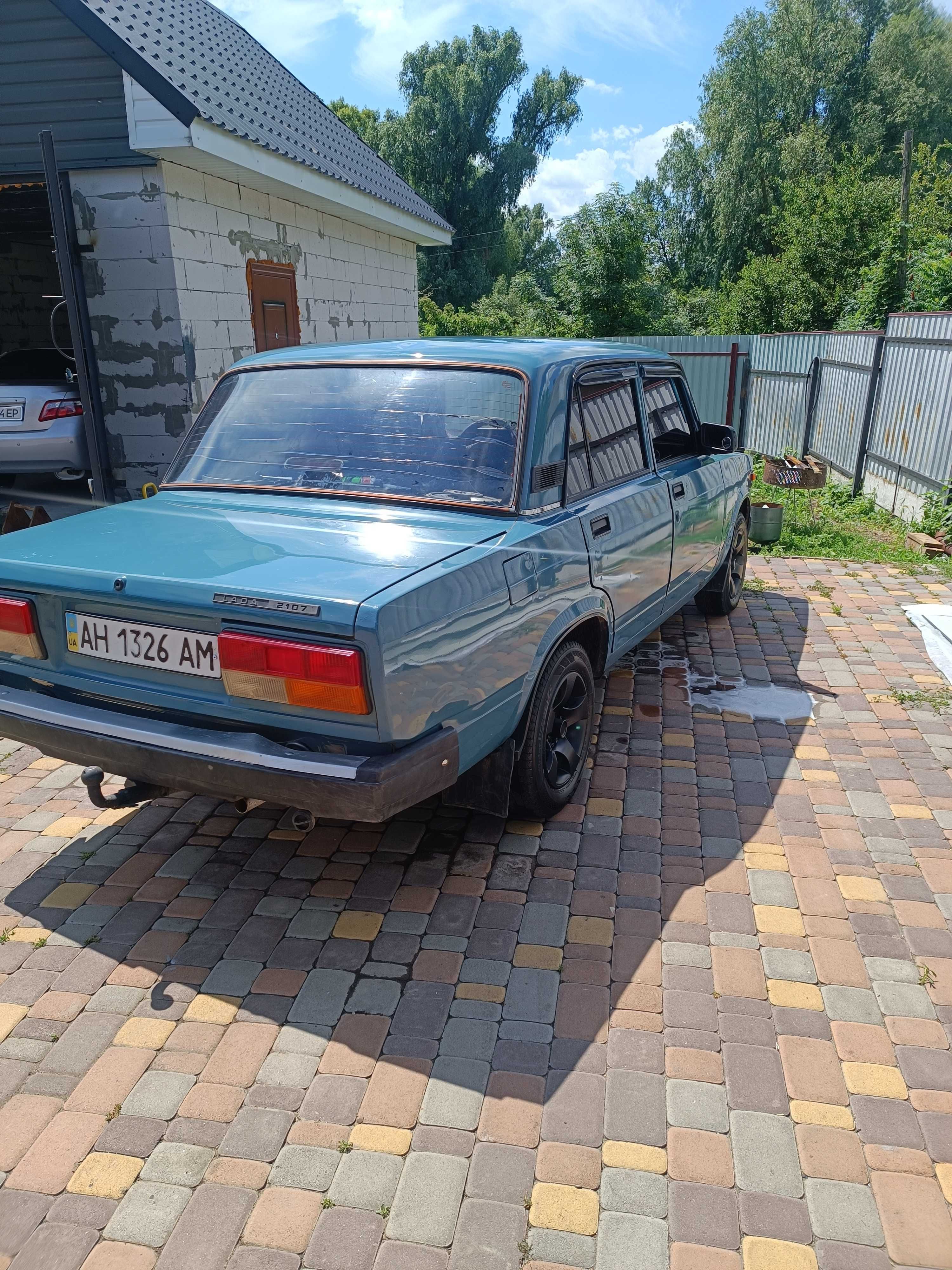 Автомобіль ВАЗ 2107