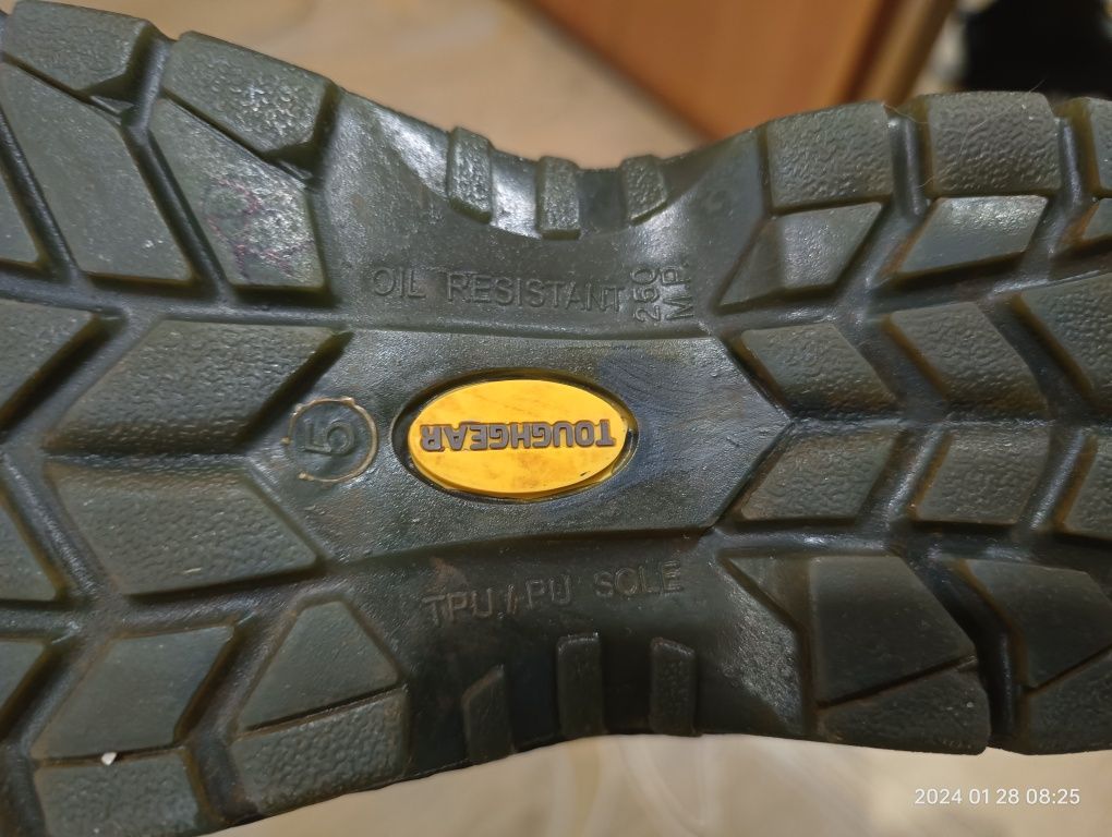 Спец обувь, защищённые ботинки для работы Toughgear
