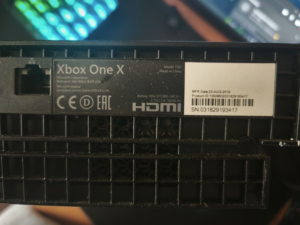 Xbox One X c/ comando