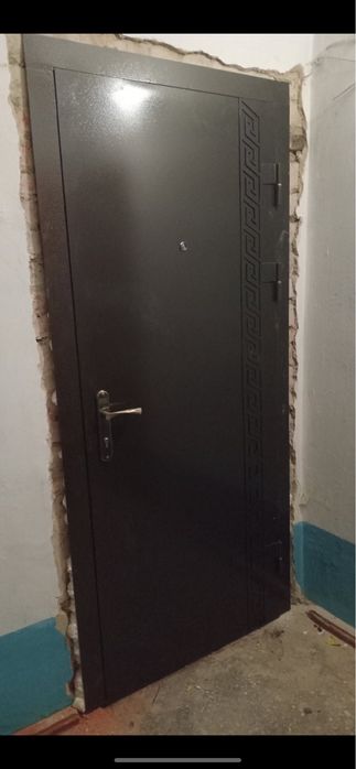 Двери Вхідні двері металеві