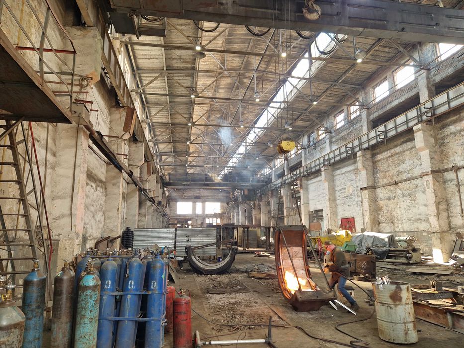 Виробничі, складські приміщення, ангари, промислові майданчики, офіси