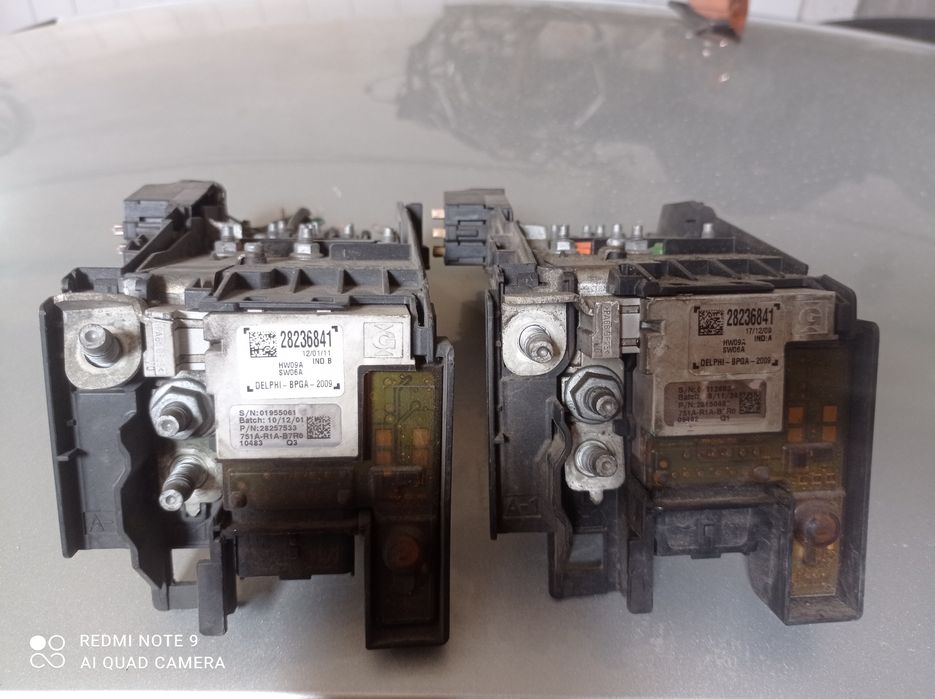 Блок запобіжників акумулятора  Контроллер напруги28236841 Citroen Peug
