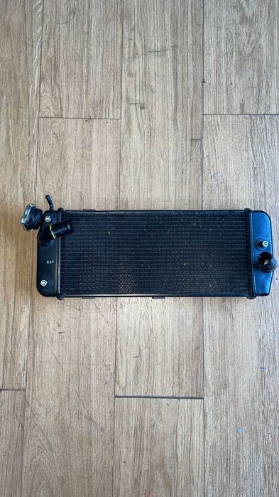 RADIADOR DE AGUA LADO DIREITO PARA DUCATI MULTISTRADA V4 PIKES PEAK