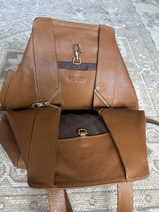 Bolsa de mão/ombro LOEWE Hammock em pele cor conhaque. Tamanho médio.