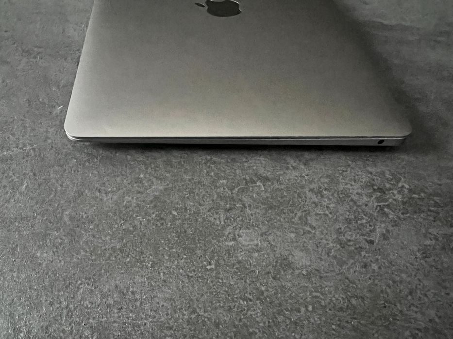 MacBook Air M1 2021 • 512GB SSD • Space Gray