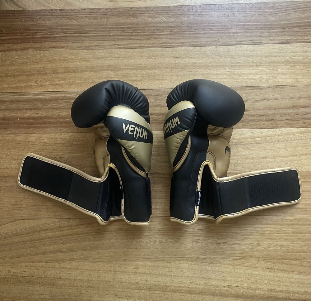 Luvas de Boxe Venum Elite Preto/Dourado