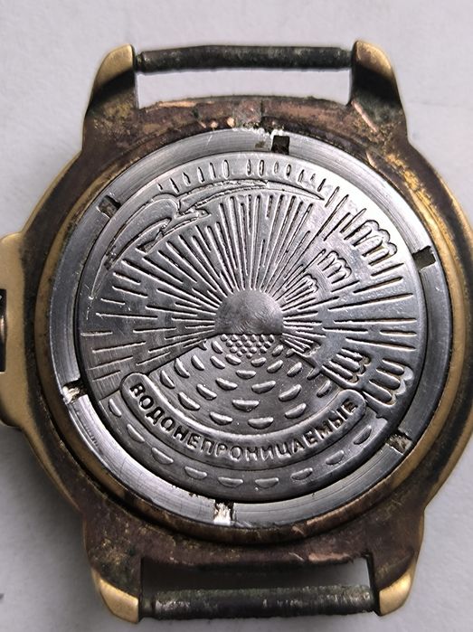 Годинник командирський  в гарному стані, працюють ідеально