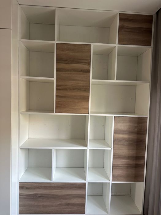 Regał, półki na wymiar