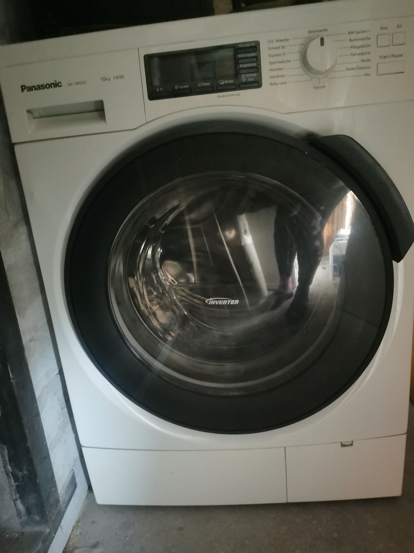 Продам стиралку инверторную почти новую Panasonic NA 140VG3  на 10 кг