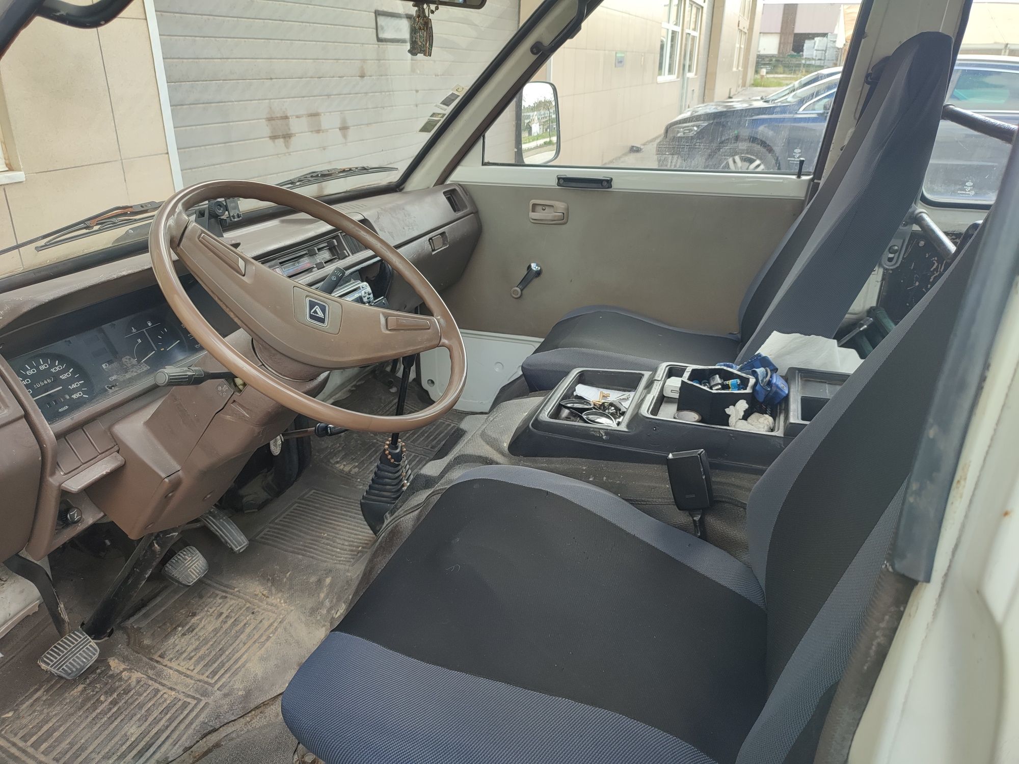 Vendo/troco Nissan VANETTE