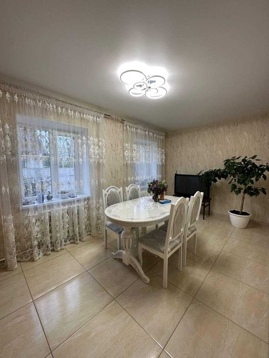 Продам отличный 3-х этажный дом в Нерубайском (206-789)