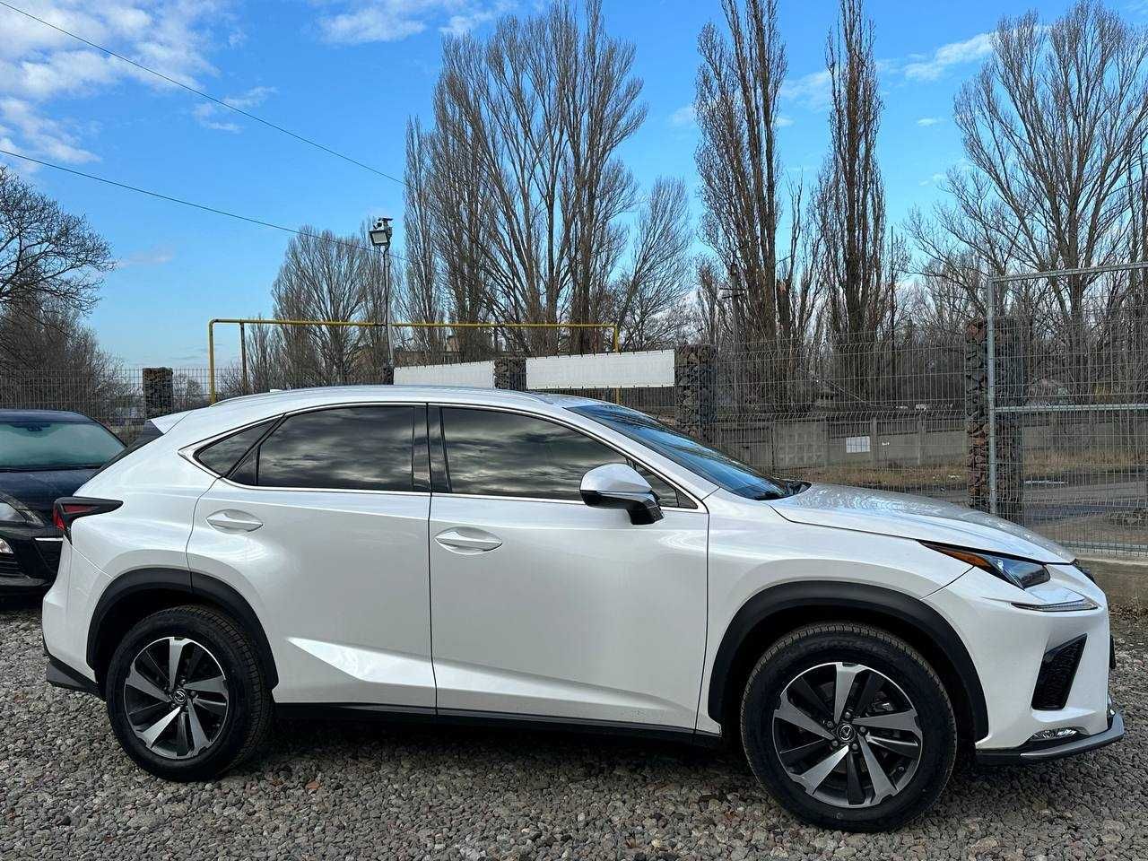 Авто Lexus NX 2017