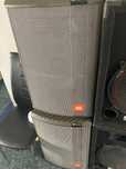 Colunas JBL grandes