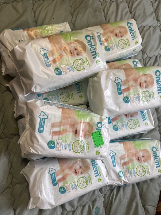 Продам підгузники .Не дорого по 25 грн.
