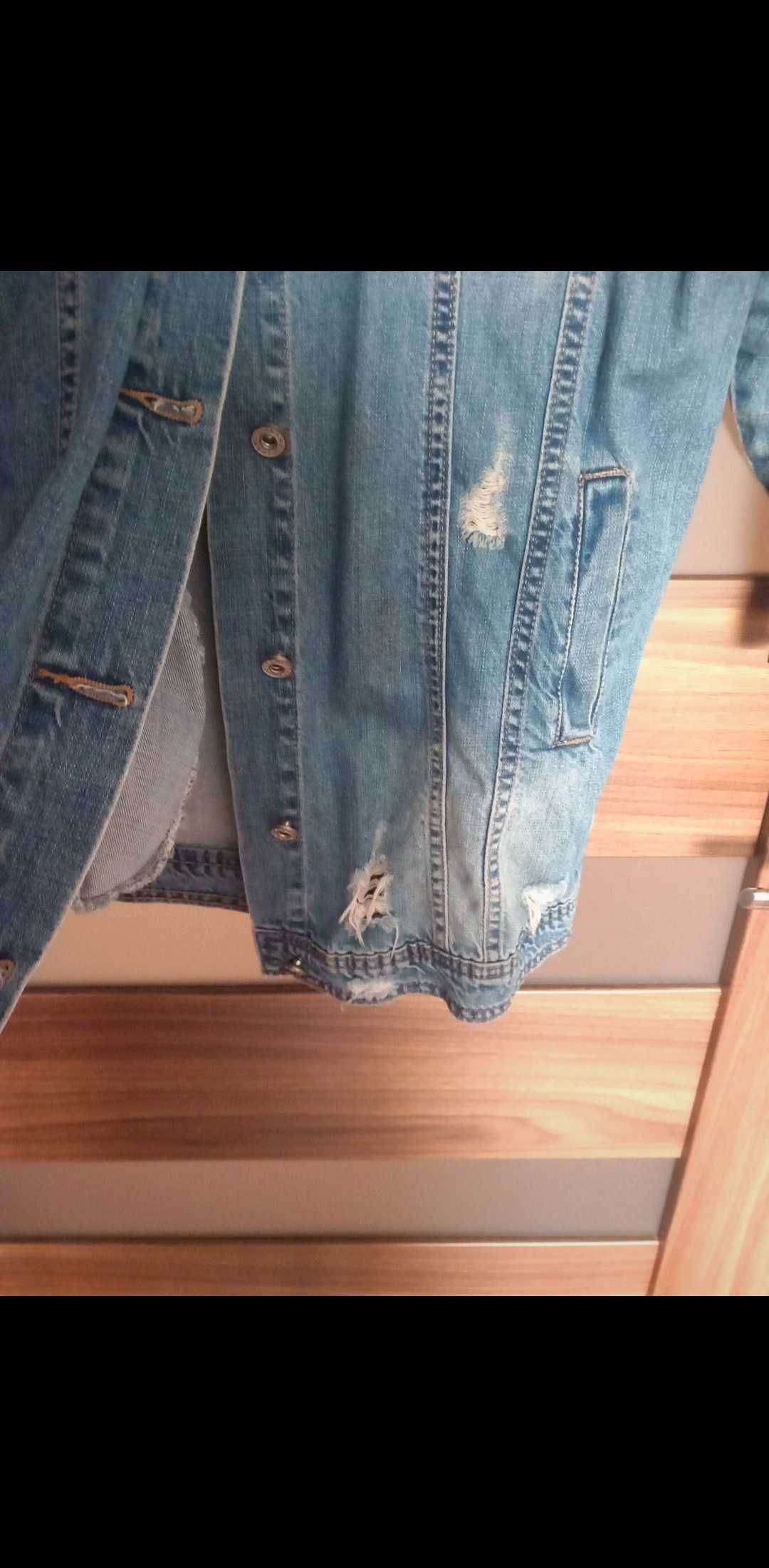 Dłuższa kurtka jeansowa