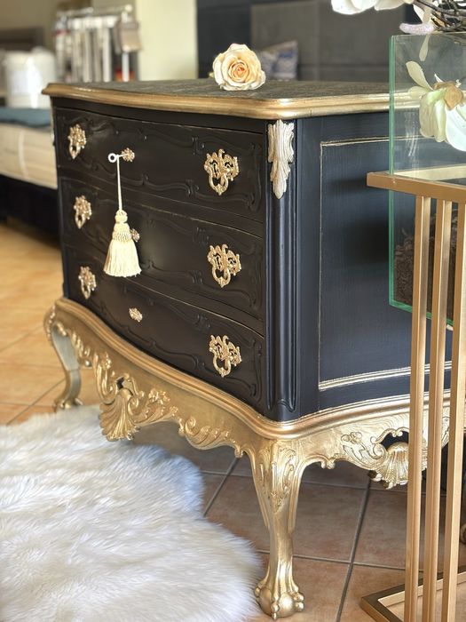 Cómoda Luxurious Black