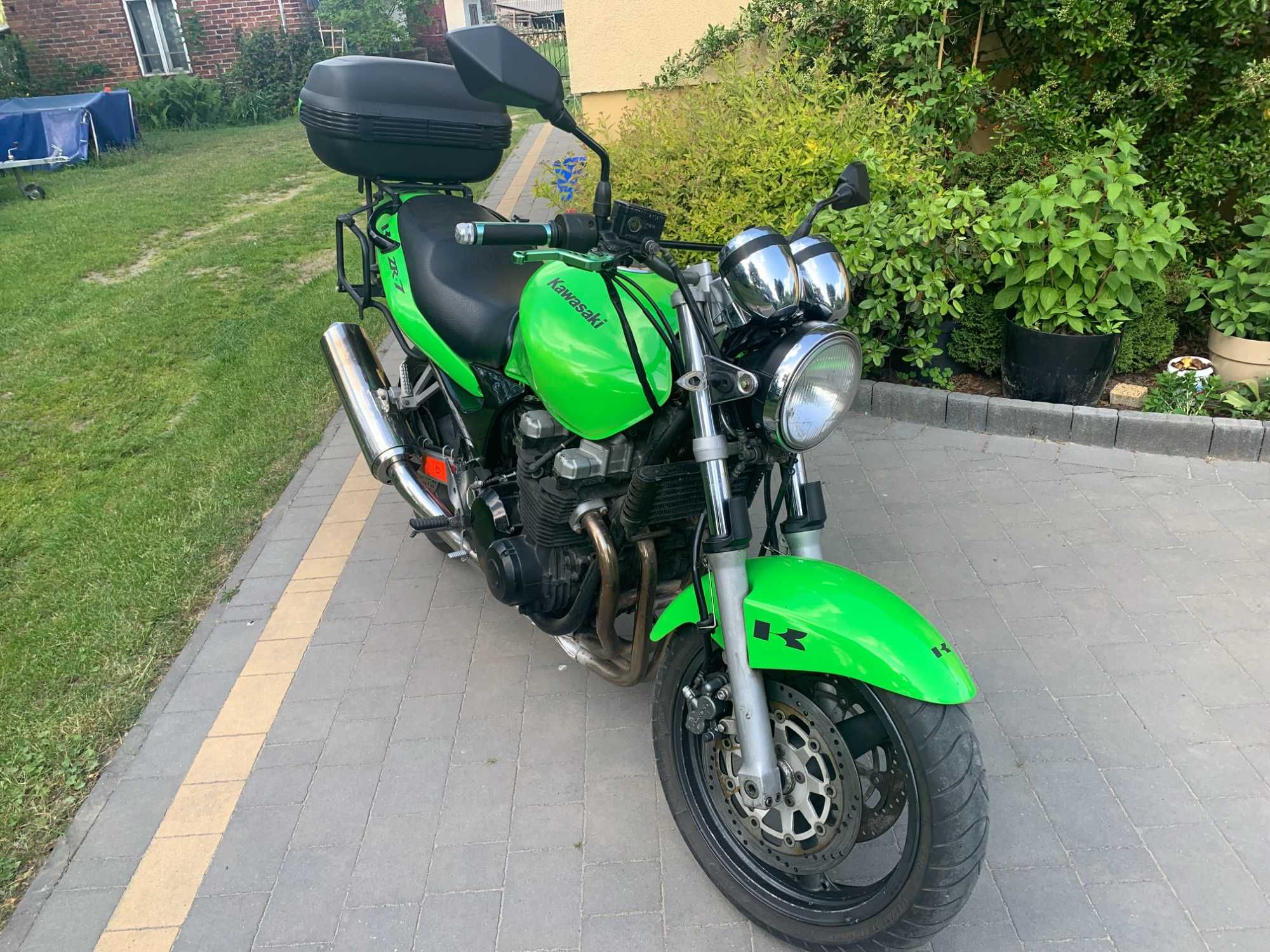 Kawasaki ZR-7*750cc**