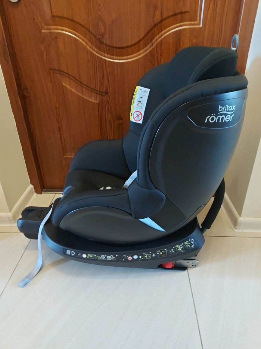 BRITAX RÖMER Dualfix 2 R Cosmos Black Fotelik samochodowy