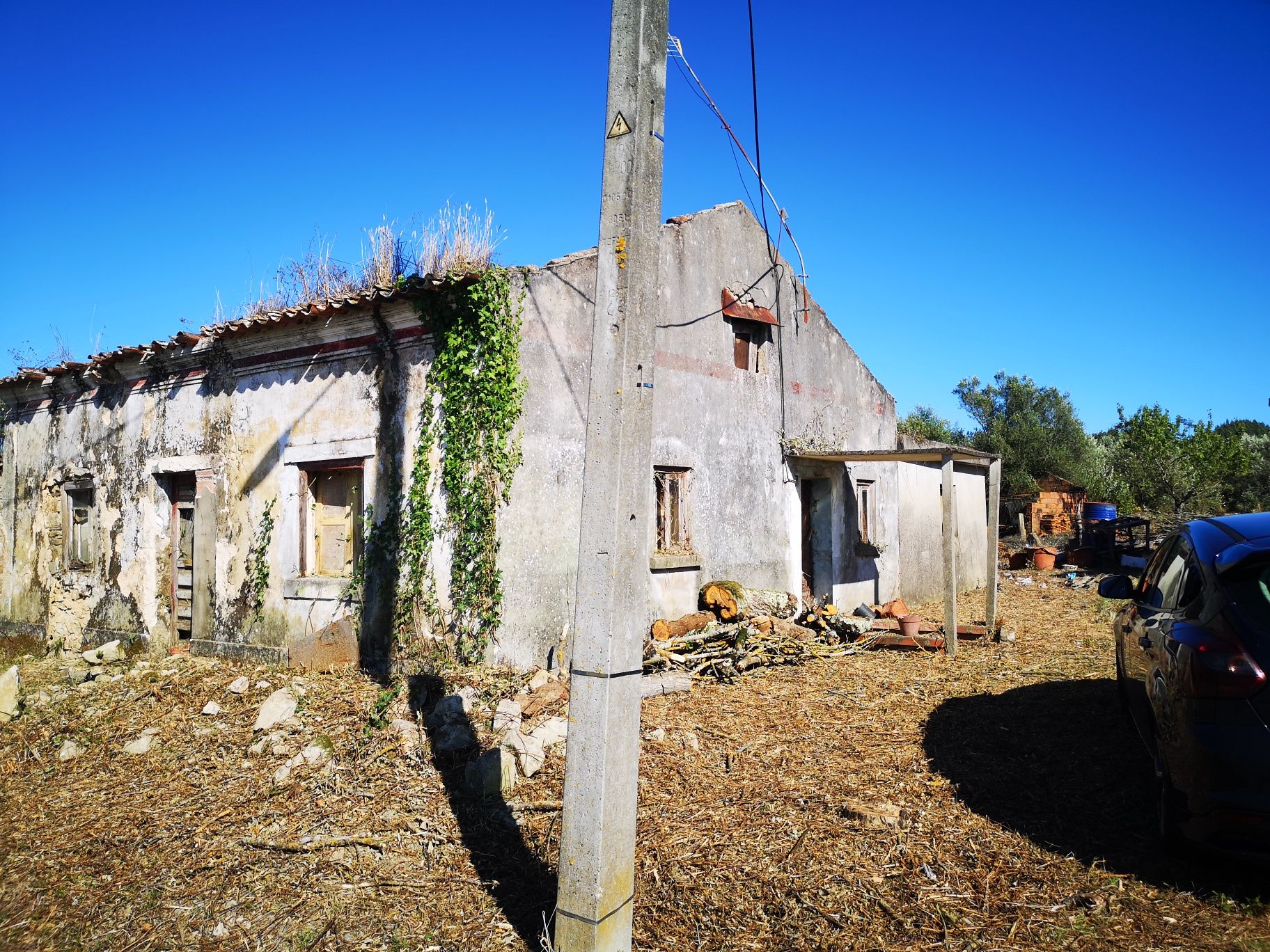 Casa com Terreno em Soure