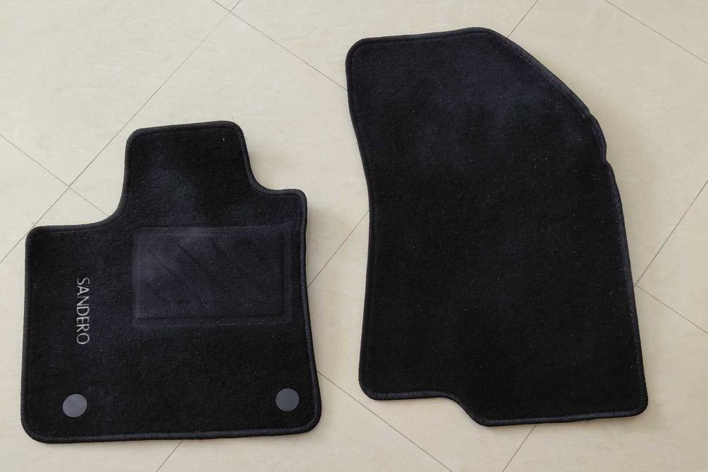 Tapetes dianteiros Dacia Sandero III