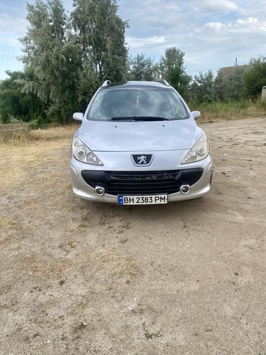 Продам хороший надежный экономичный автомобиль