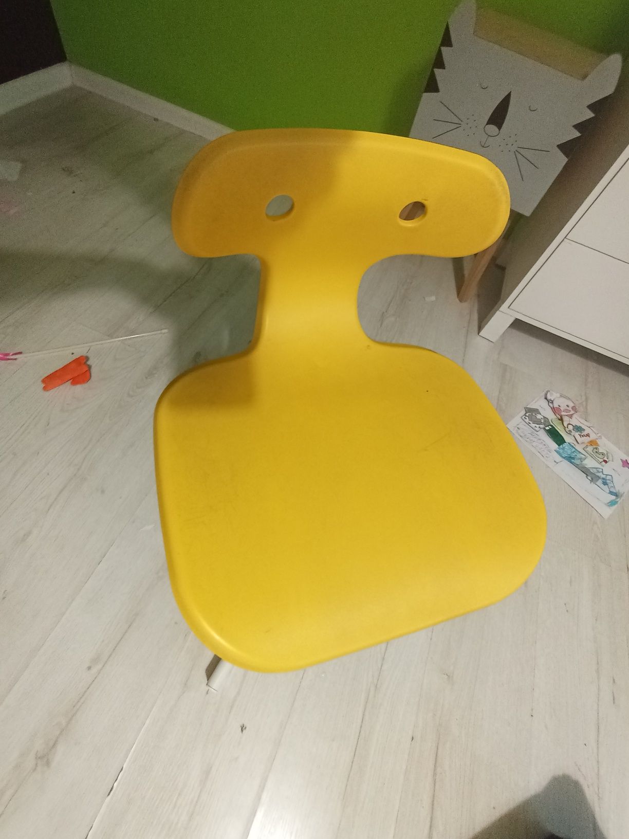 Krzesło IKEA żółte