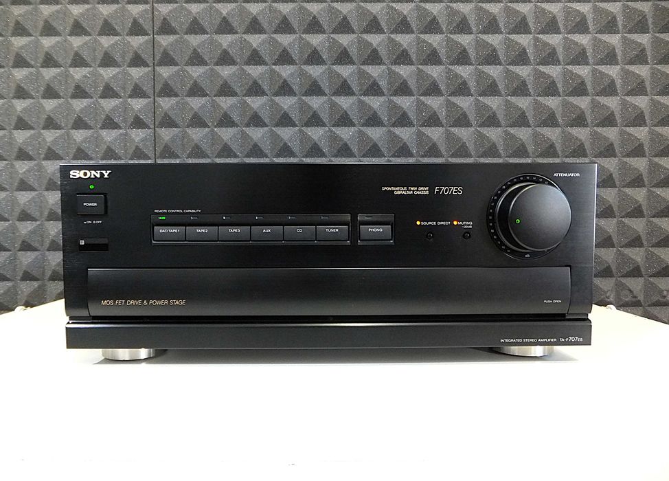 Audiofilski wzmacniacz stereo SONY TA-F707ES