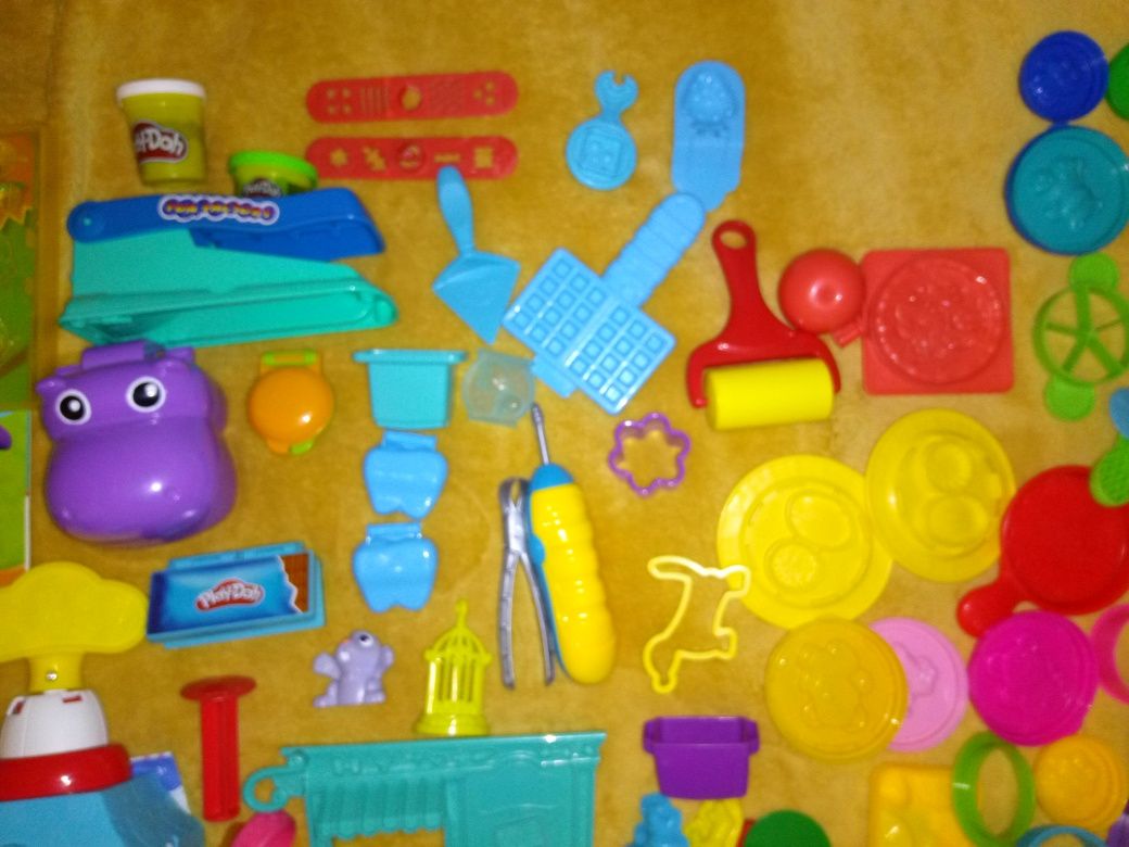 Duży zestaw zabawek do plasteliny PlayDoh i innych